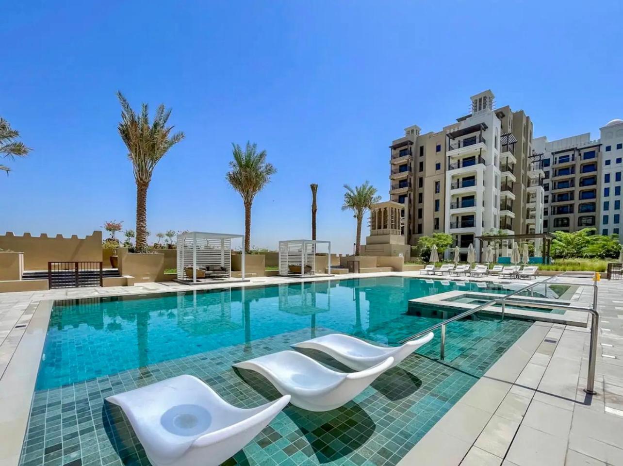 Luxury One Bedroom Dubai Eksteriør billede